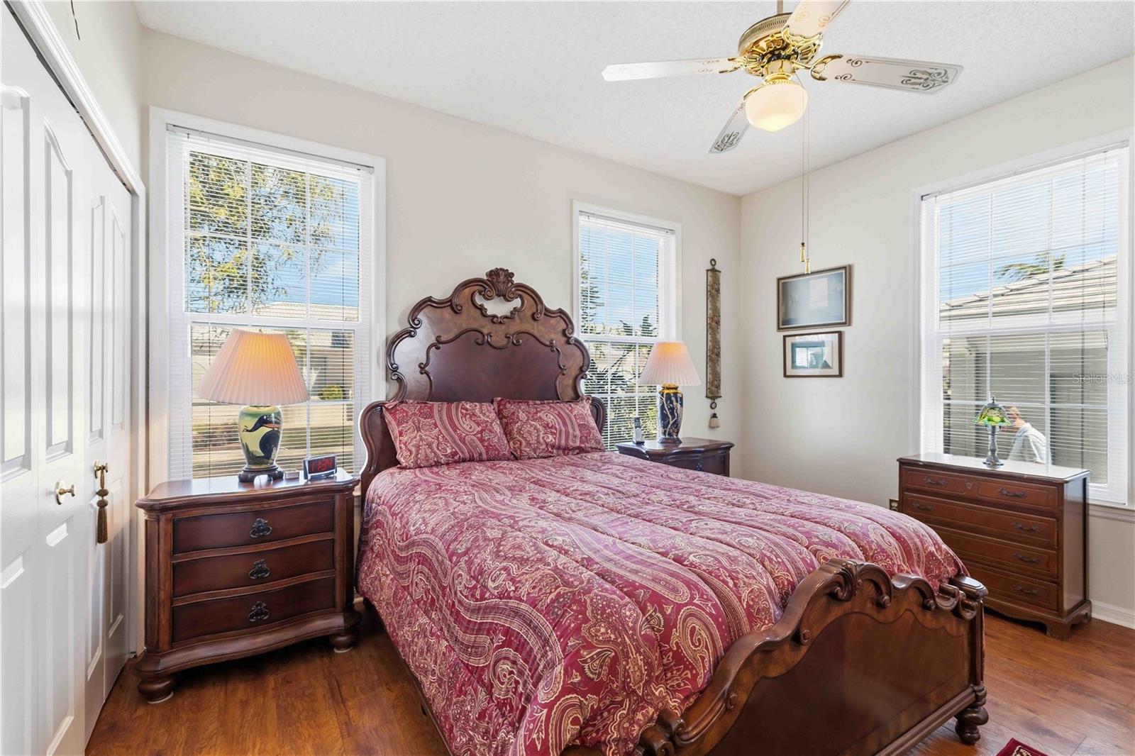 PALM COURT - Residential