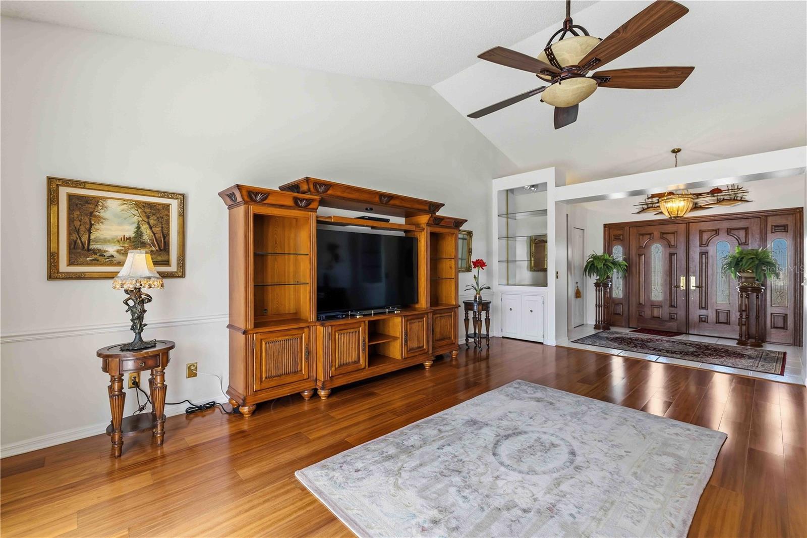 PALM COURT - Residential