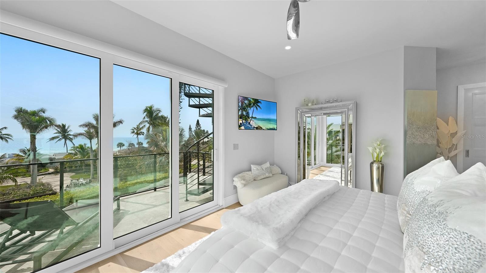 SLEEPY LAGOON - Residential