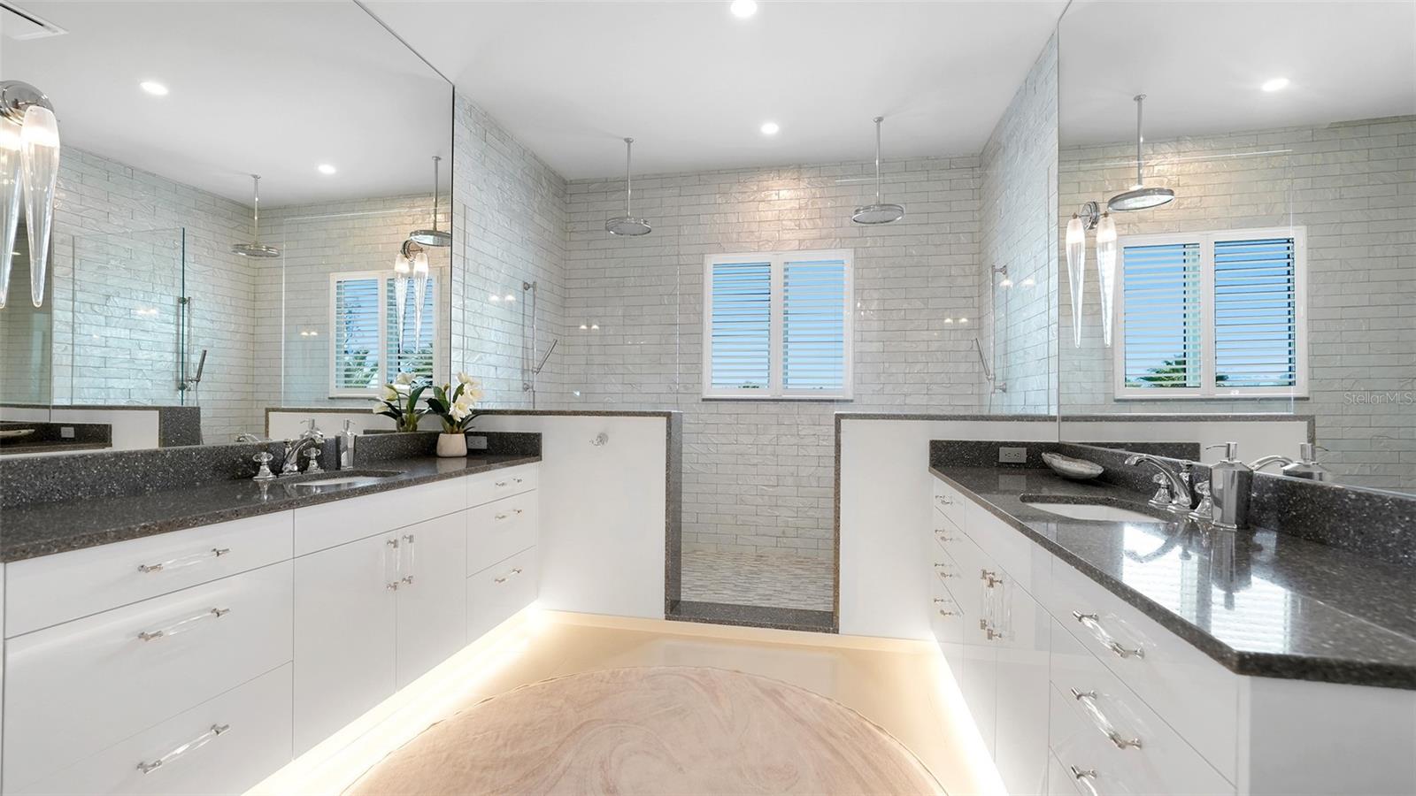 SLEEPY LAGOON - Residential