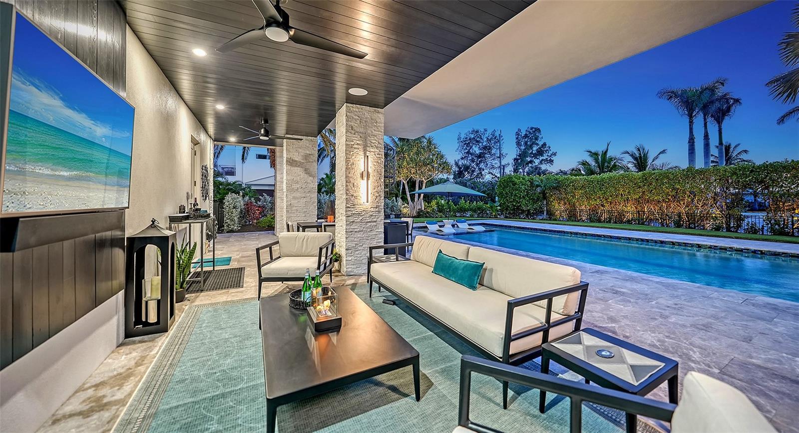 SLEEPY LAGOON - Residential