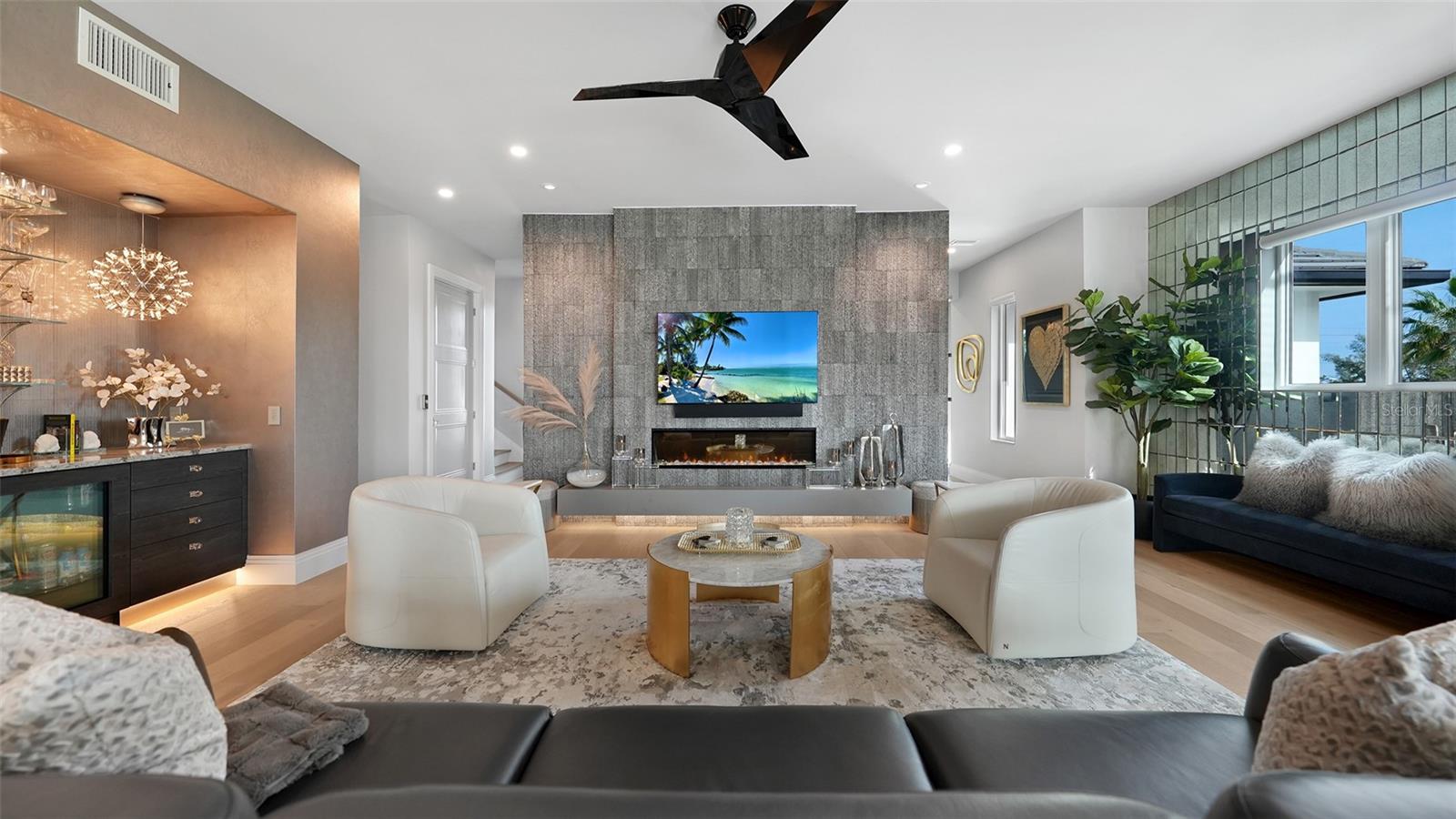 SLEEPY LAGOON - Residential