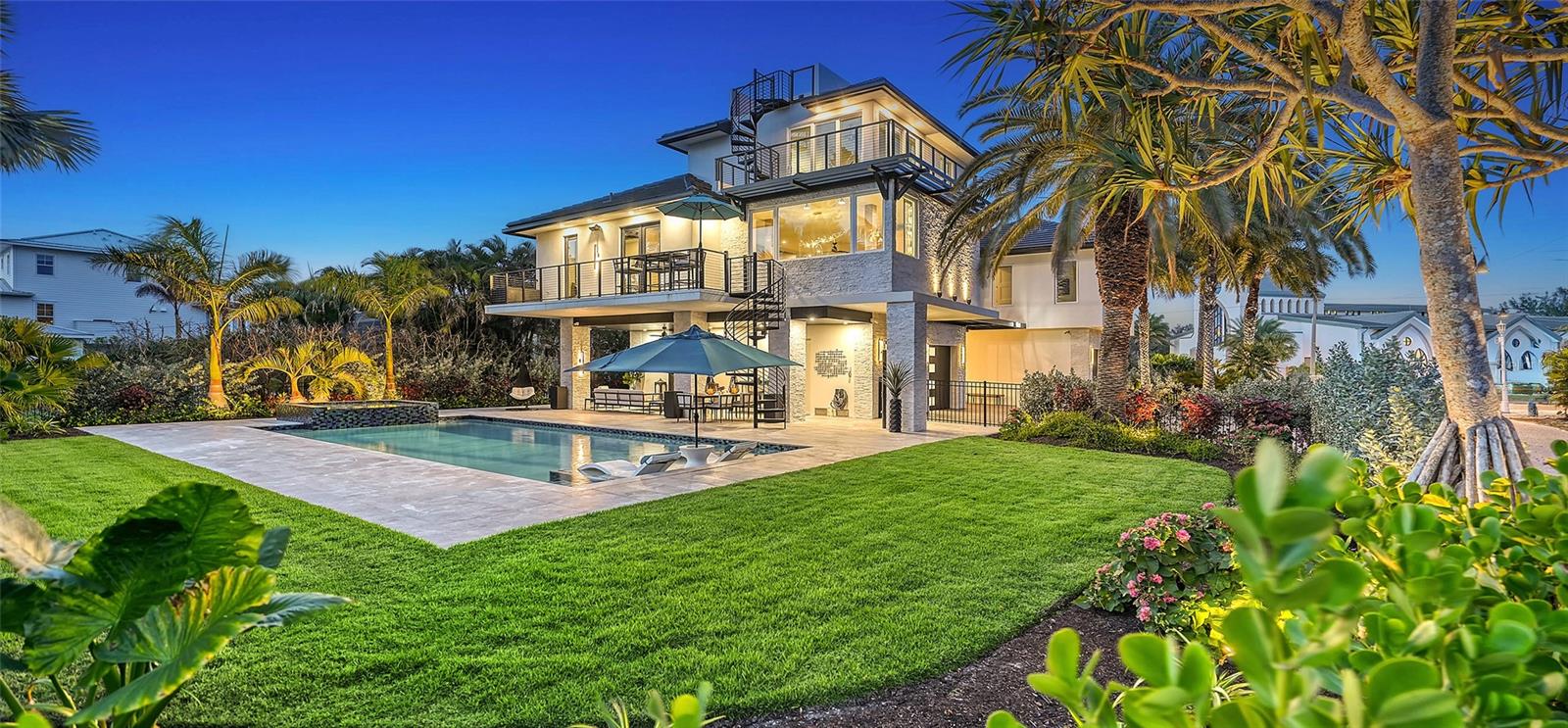 SLEEPY LAGOON - Residential