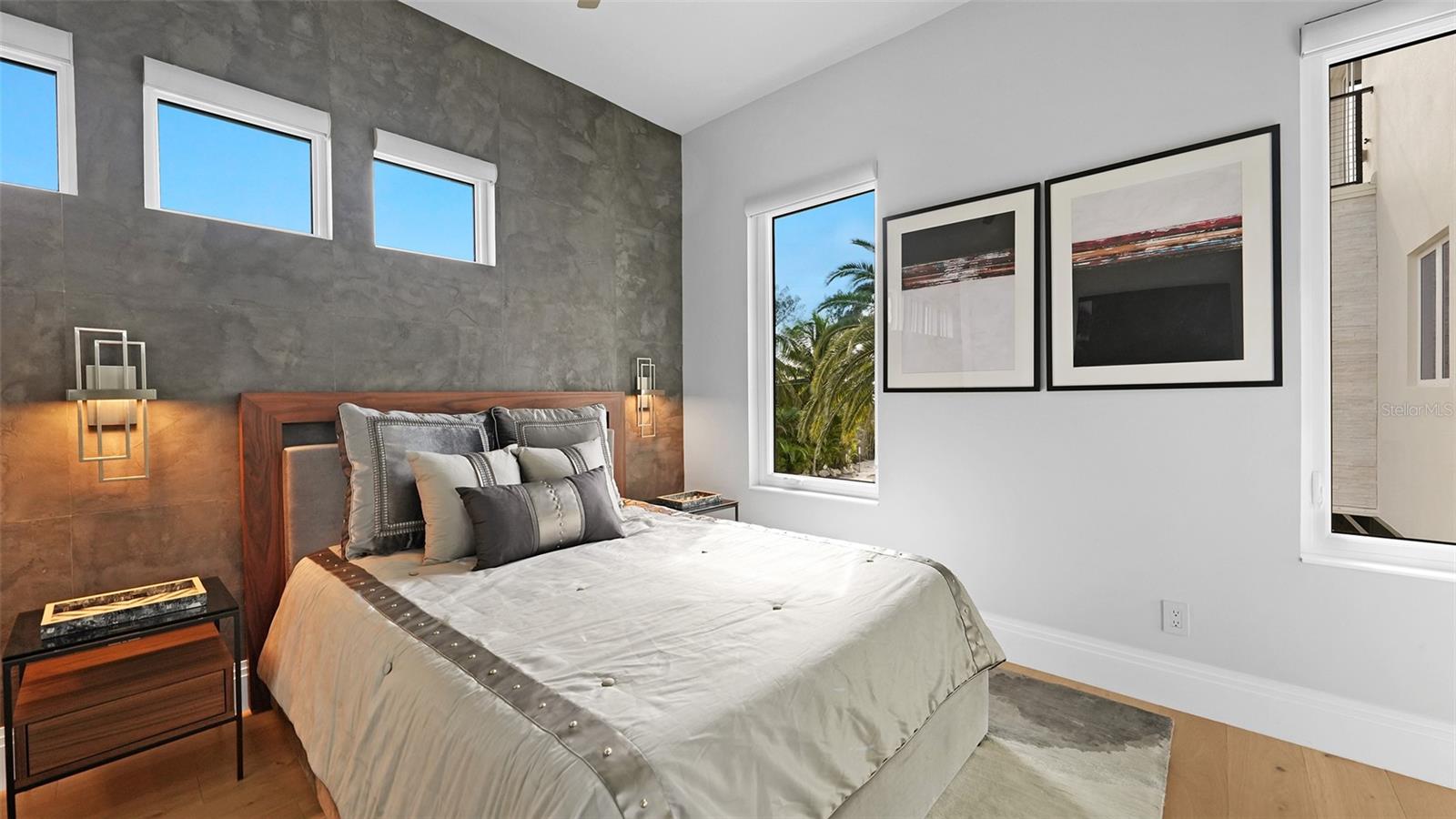 SLEEPY LAGOON - Residential