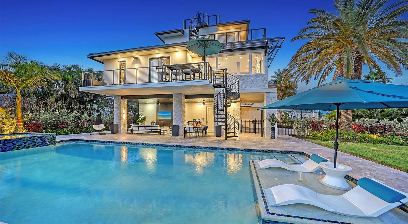 SLEEPY LAGOON - Residential