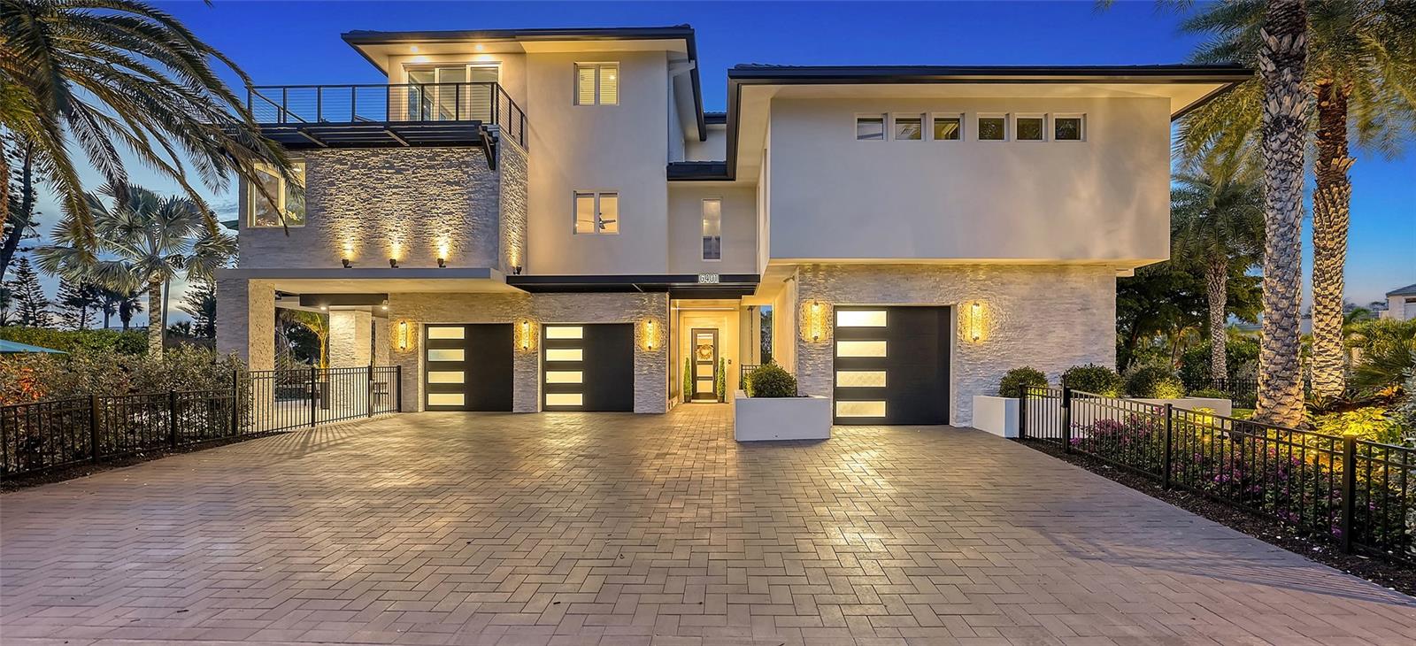 SLEEPY LAGOON - Residential