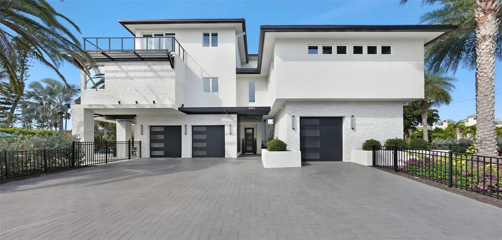 SLEEPY LAGOON - Residential