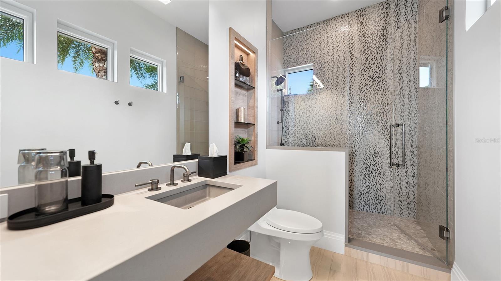 SLEEPY LAGOON - Residential