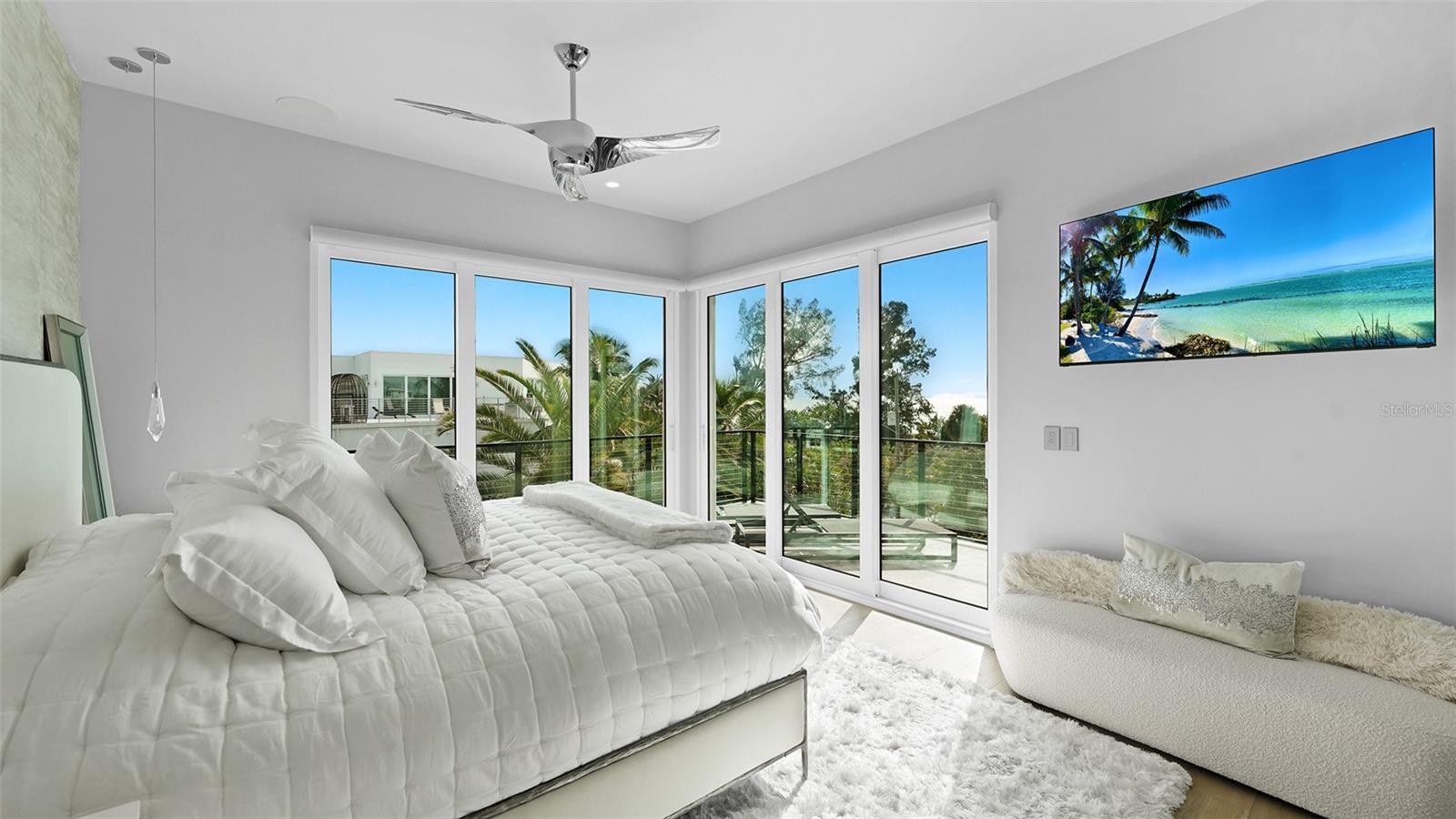 SLEEPY LAGOON - Residential