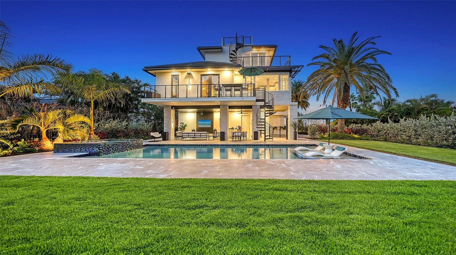 SLEEPY LAGOON - Residential