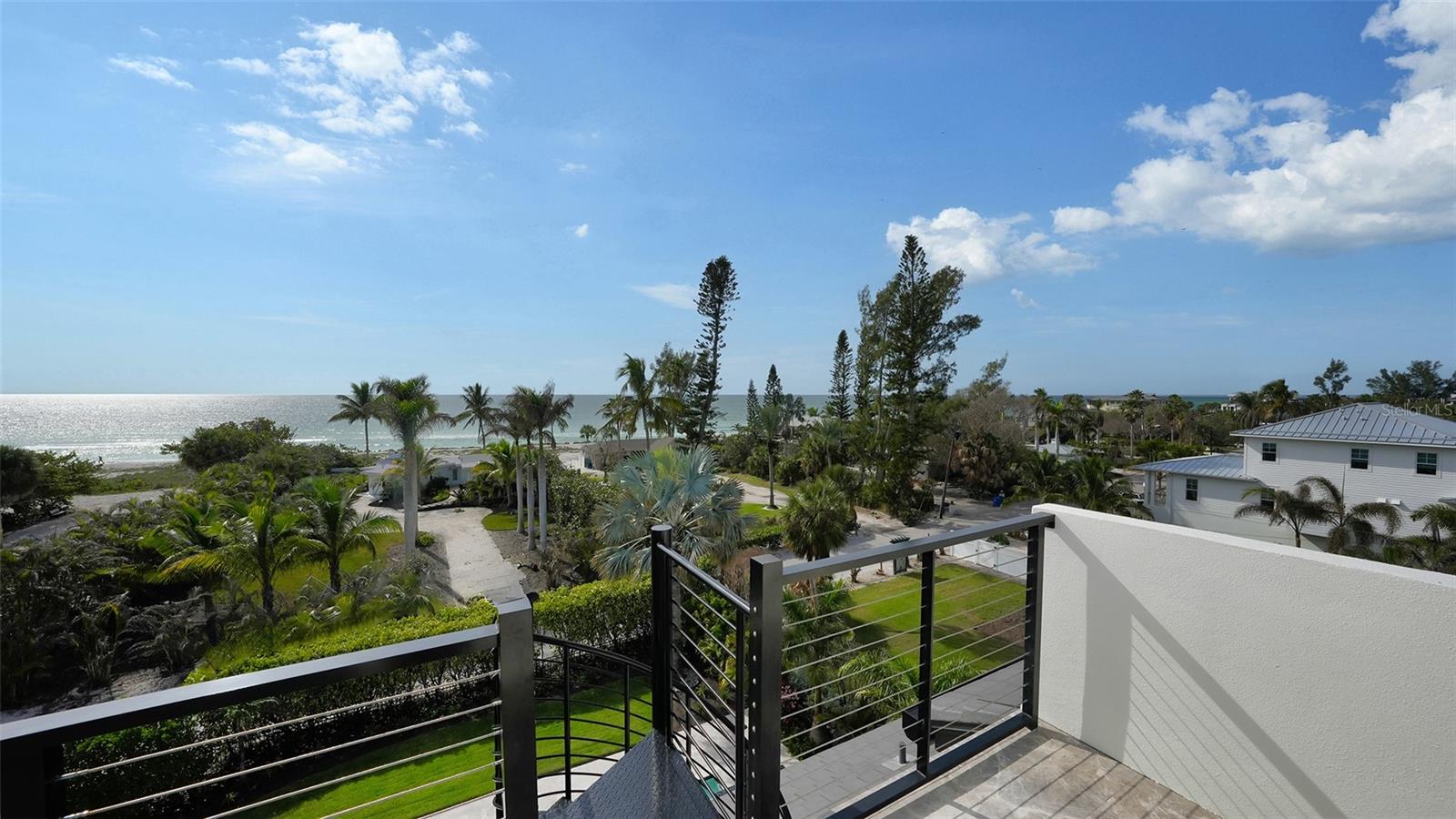 SLEEPY LAGOON - Residential