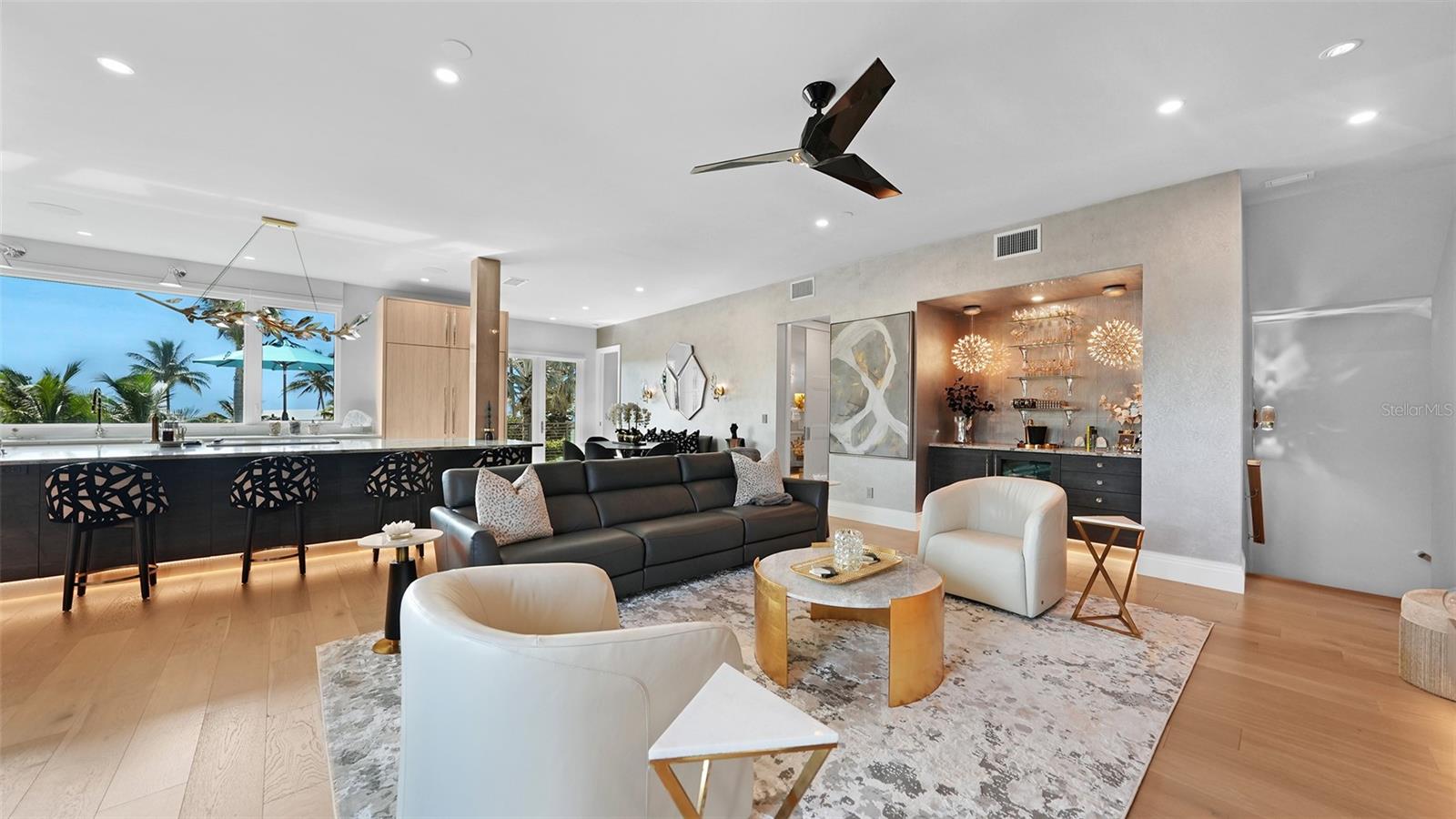 SLEEPY LAGOON - Residential