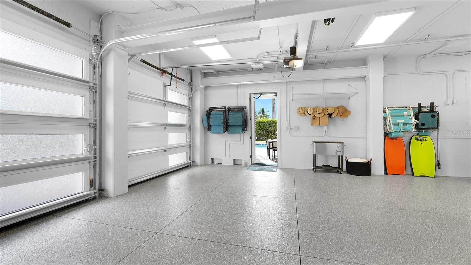 SLEEPY LAGOON - Residential