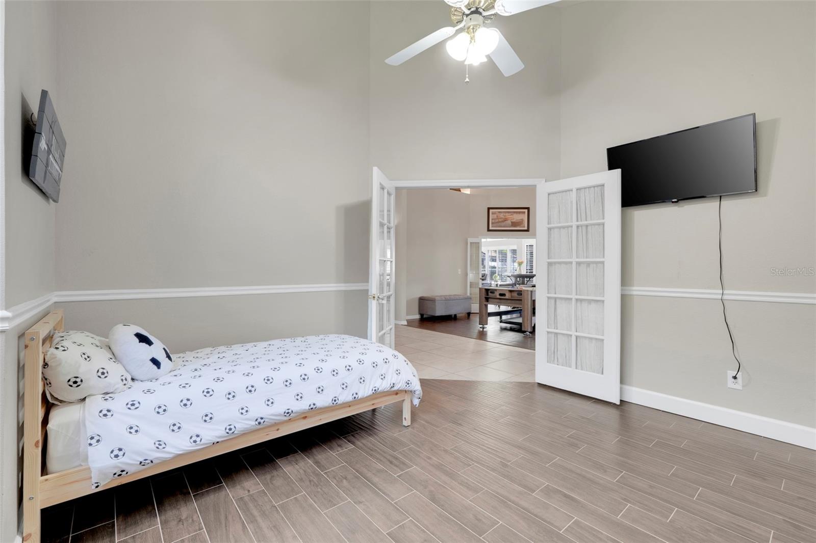 ST IVES AT ORANGE TREE - Residential