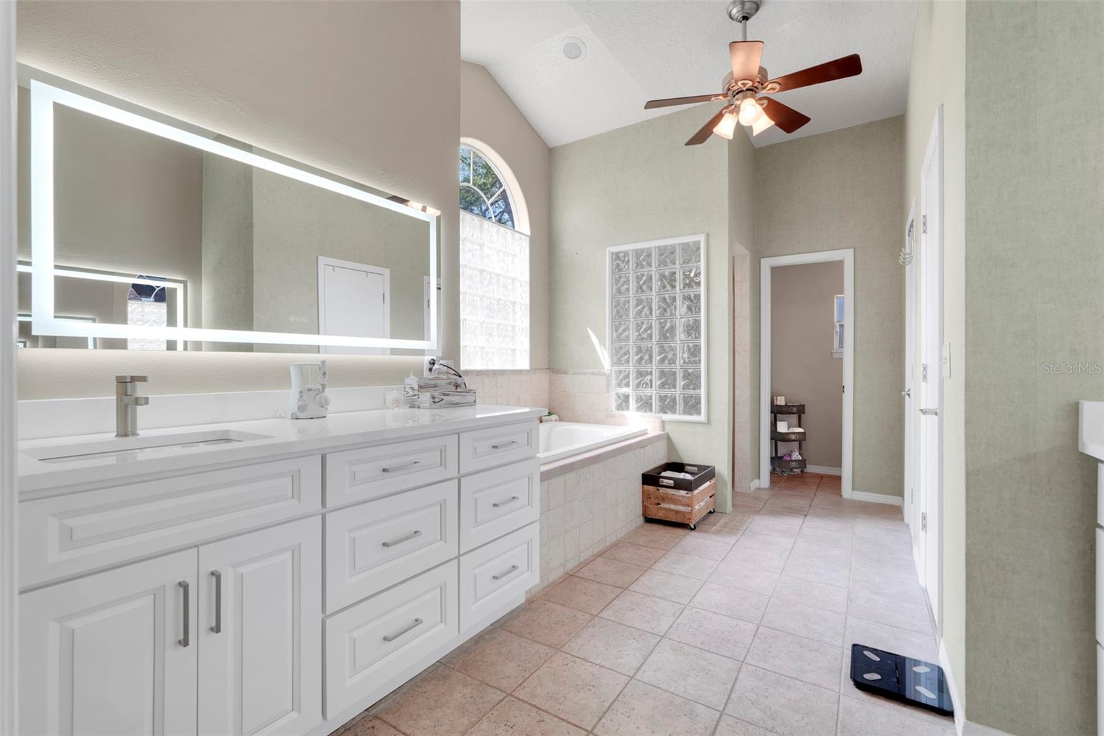 ST IVES AT ORANGE TREE - Residential