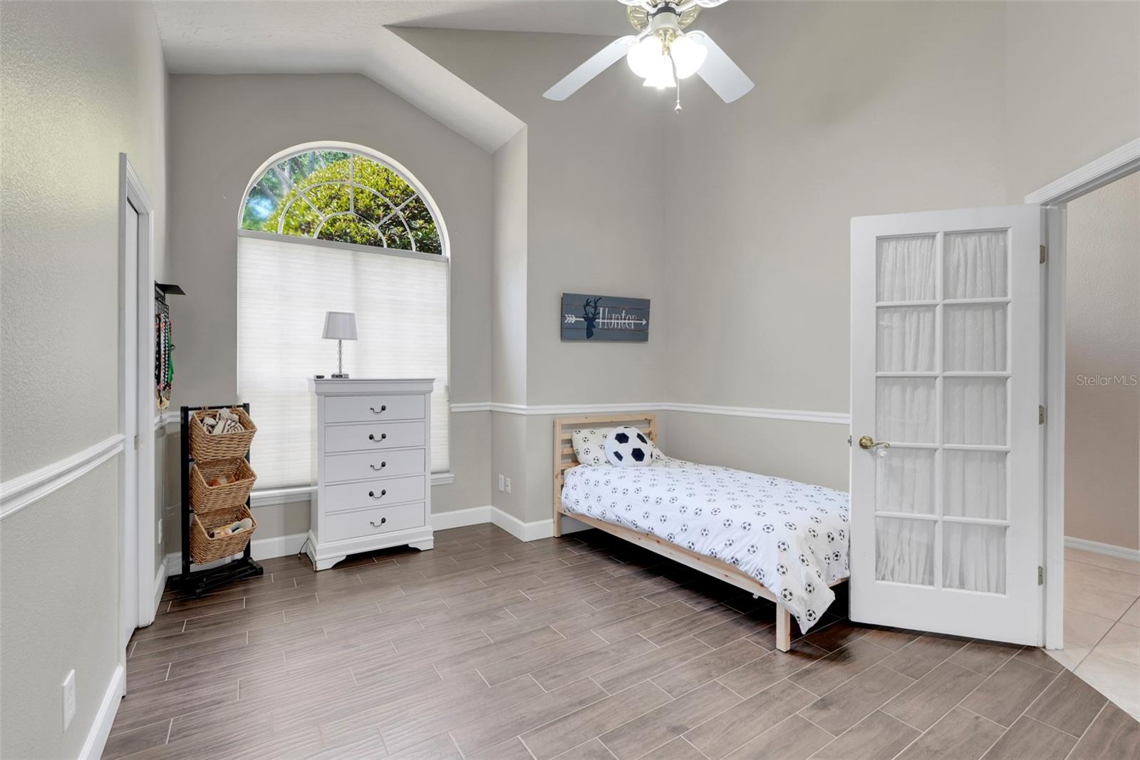 ST IVES AT ORANGE TREE - Residential