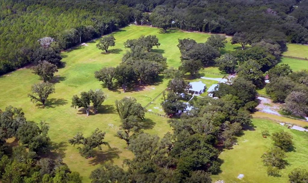 Photo of 14655 SW 117th Court, Dunnellon, FL 34432 (MLS # OM713339)