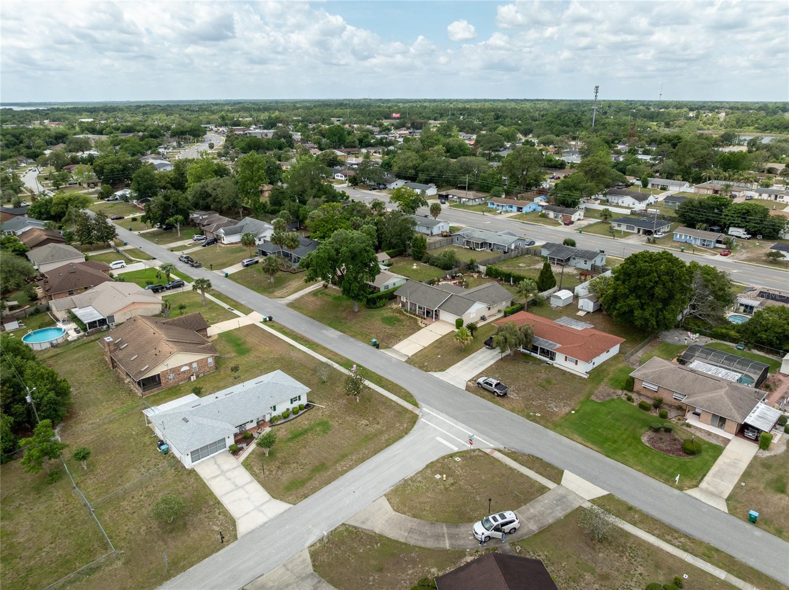 DELTONA LAKES UNIT 10 IN 25 & 36 18 30 - Residential