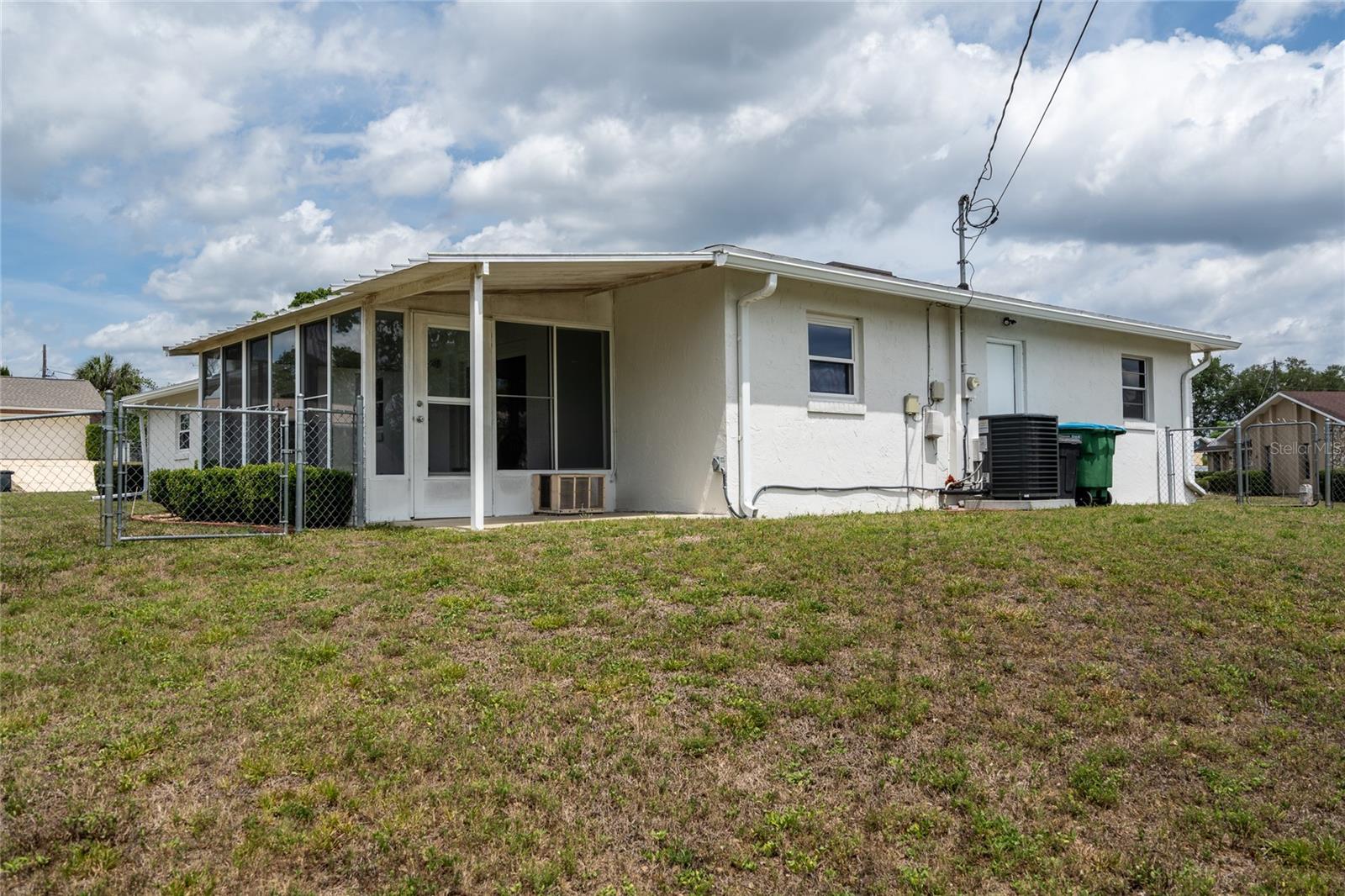DELTONA LAKES UNIT 10 IN 25 & 36 18 30 - Residential