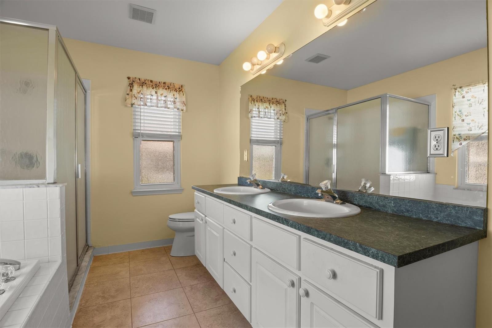 HGLANDS RIDGE ON LAKE BONNET 03 - Residential