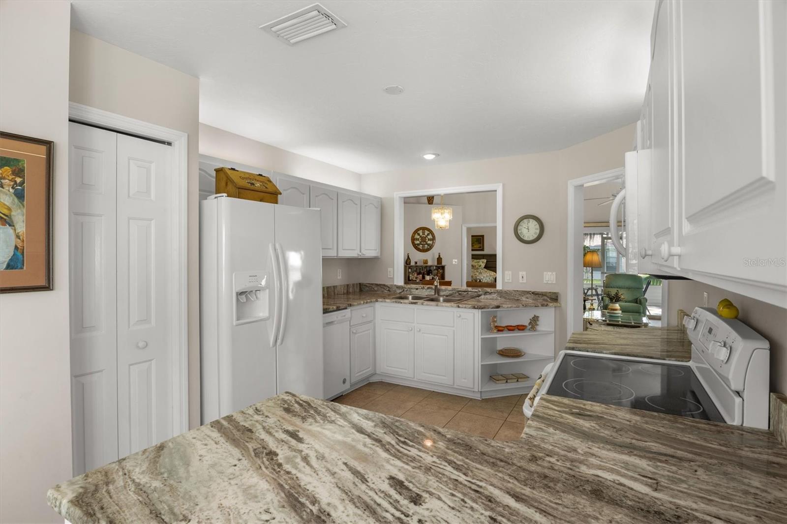 HGLANDS RIDGE ON LAKE BONNET 03 - Residential