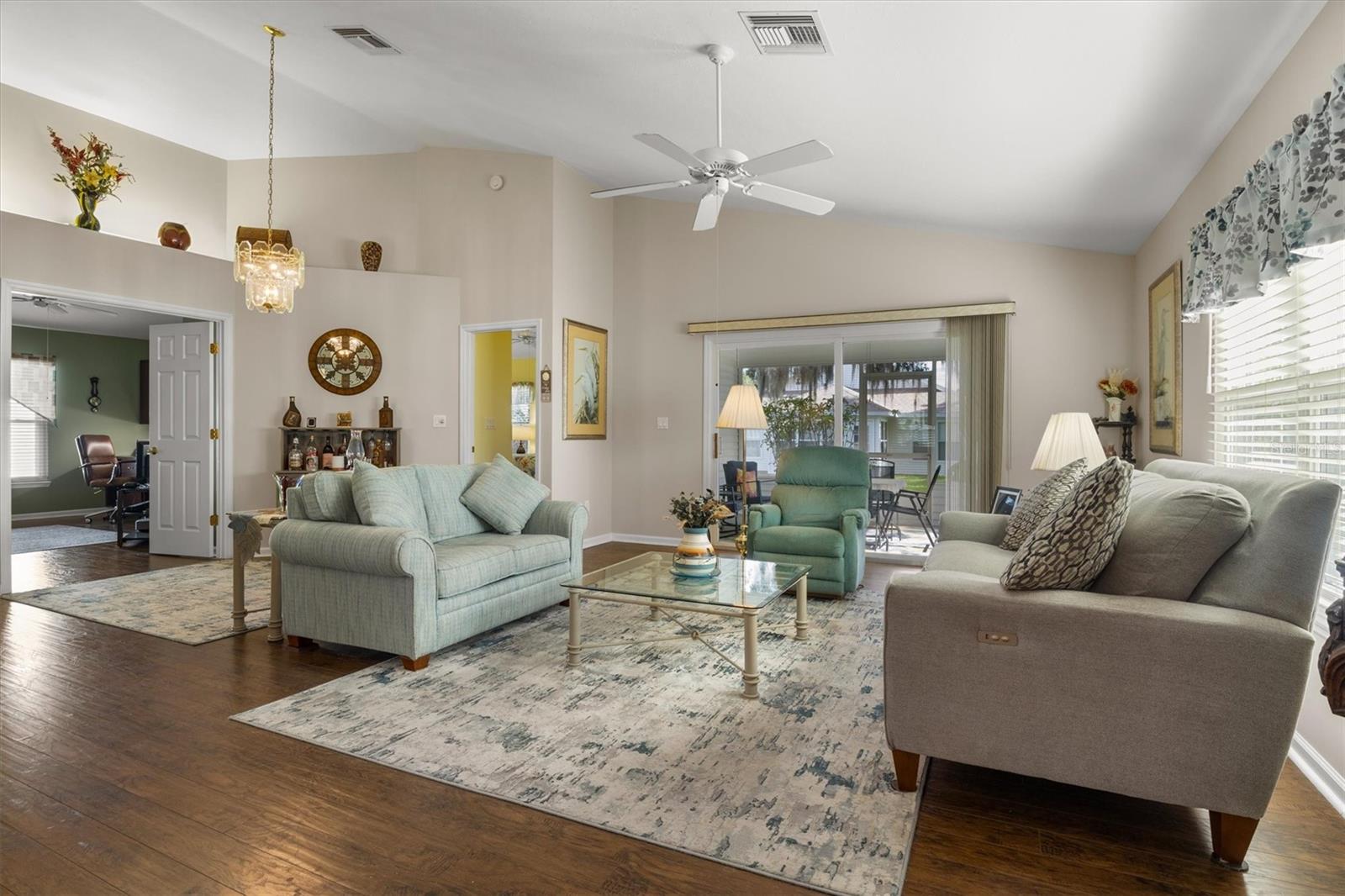 HGLANDS RIDGE ON LAKE BONNET 03 - Residential