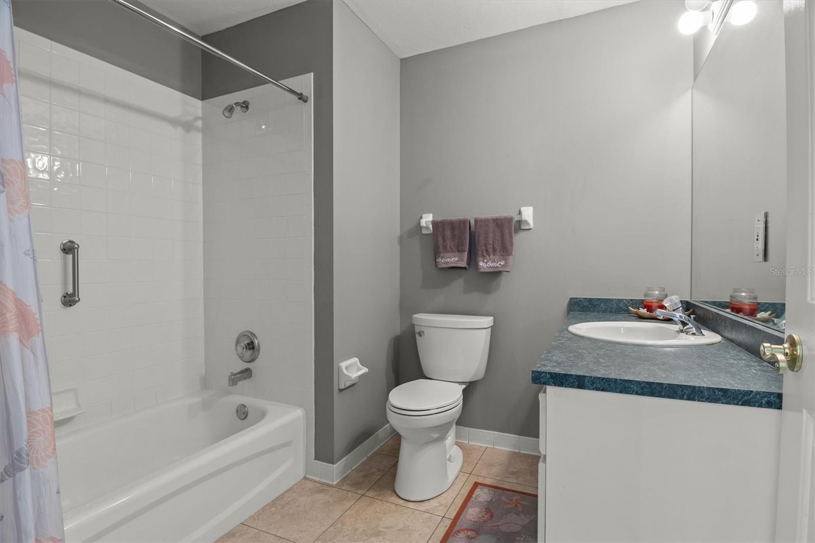 HGLANDS RIDGE ON LAKE BONNET 03 - Residential