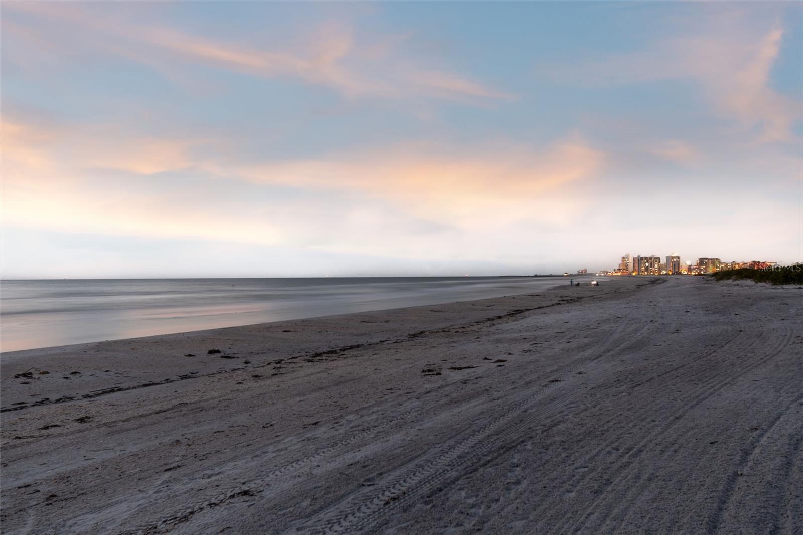 LANDMARK TOWERS II - Residential