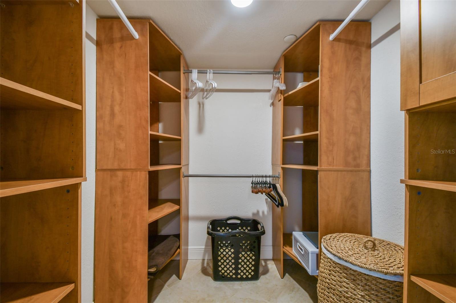 LANDMARK TOWERS II - Residential