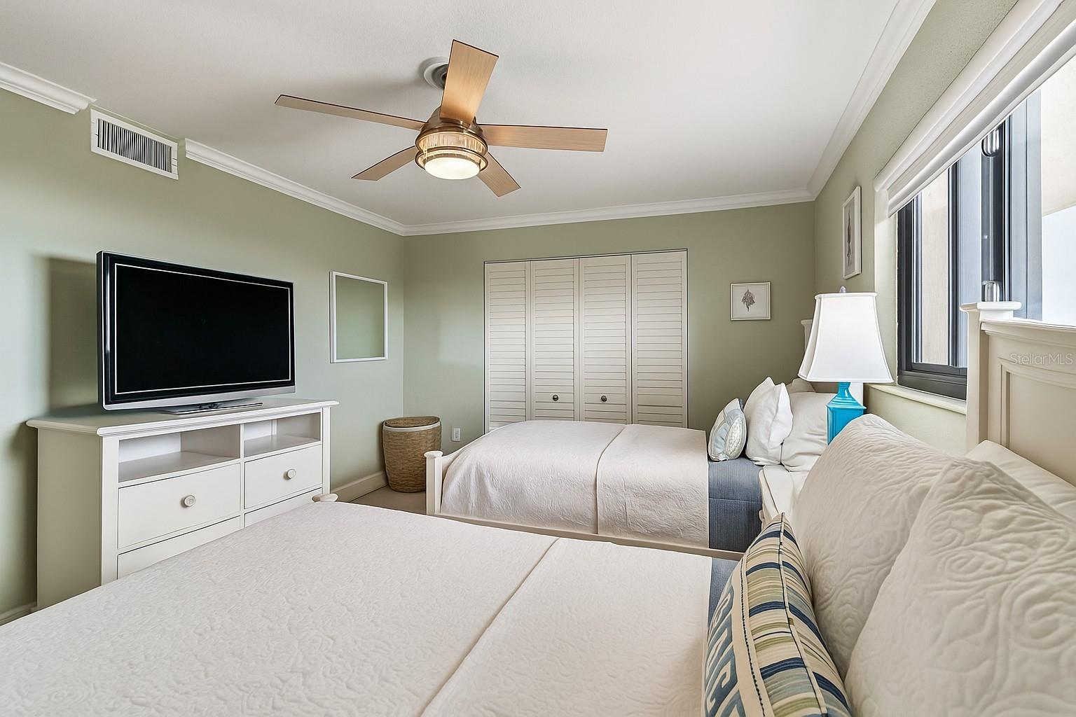 LANDMARK TOWERS II - Residential