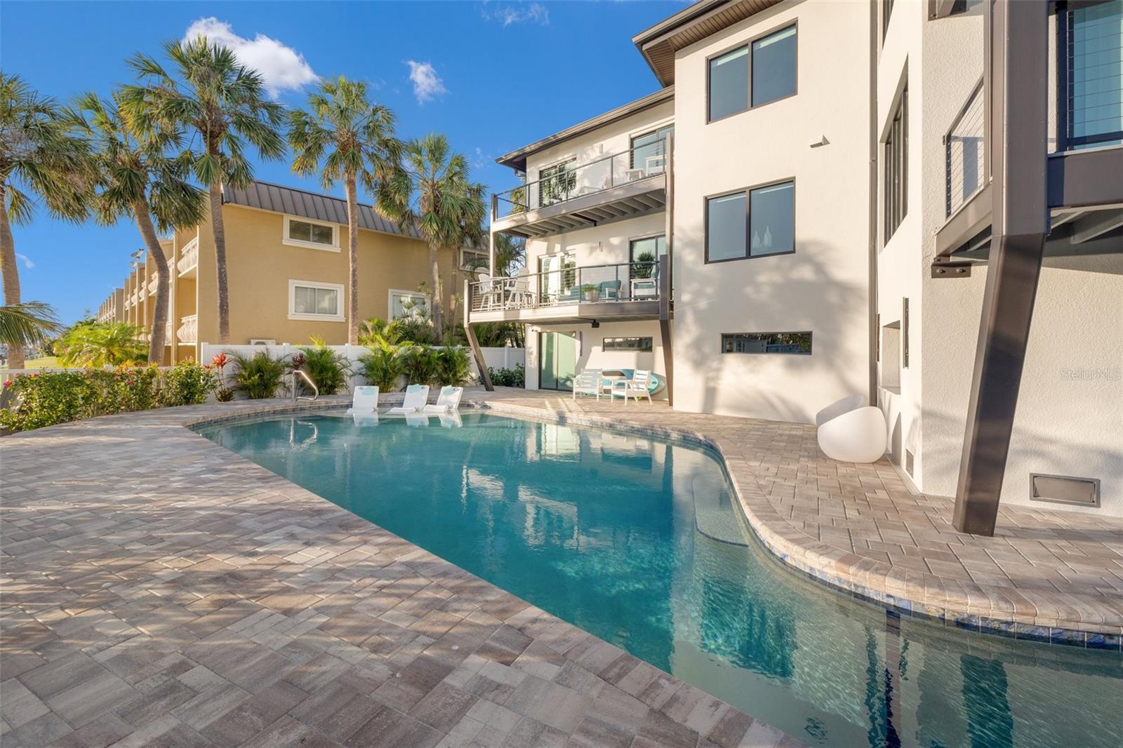 GRIFFITH CAPRI ISLE CONDO - Residential Income