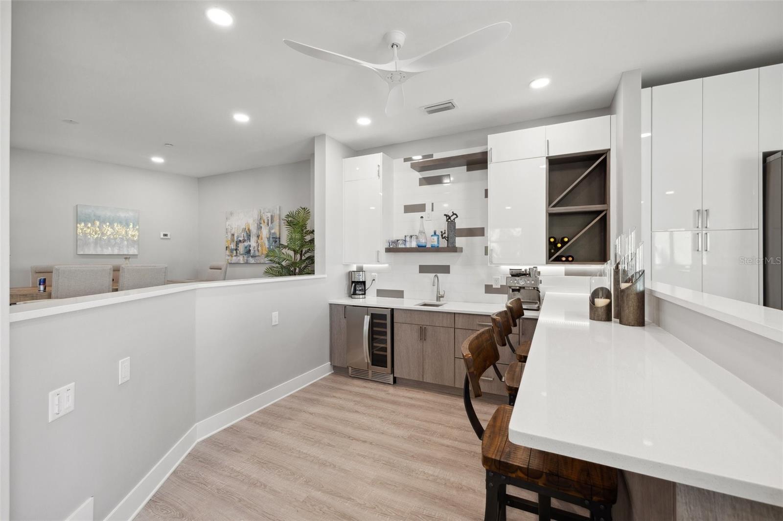 GRIFFITH CAPRI ISLE CONDO - Residential Income