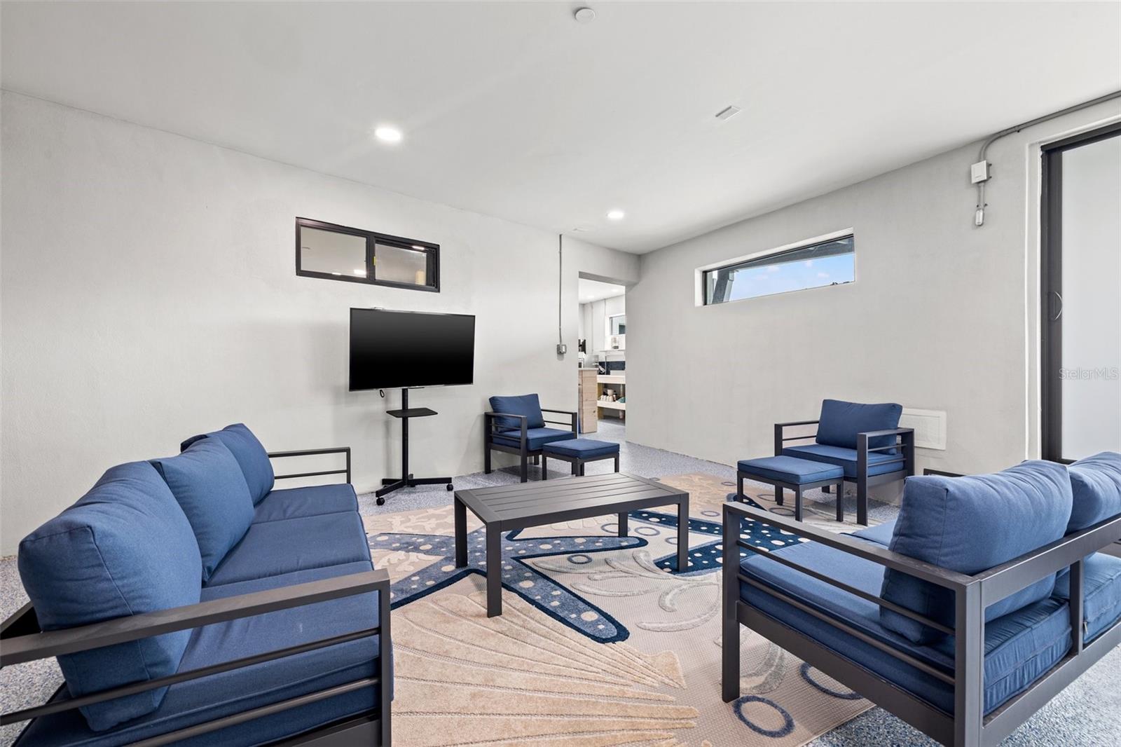 GRIFFITH CAPRI ISLE CONDO - Residential Income