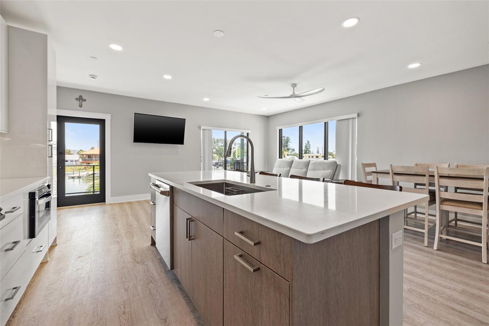 GRIFFITH CAPRI ISLE CONDO - Residential Income