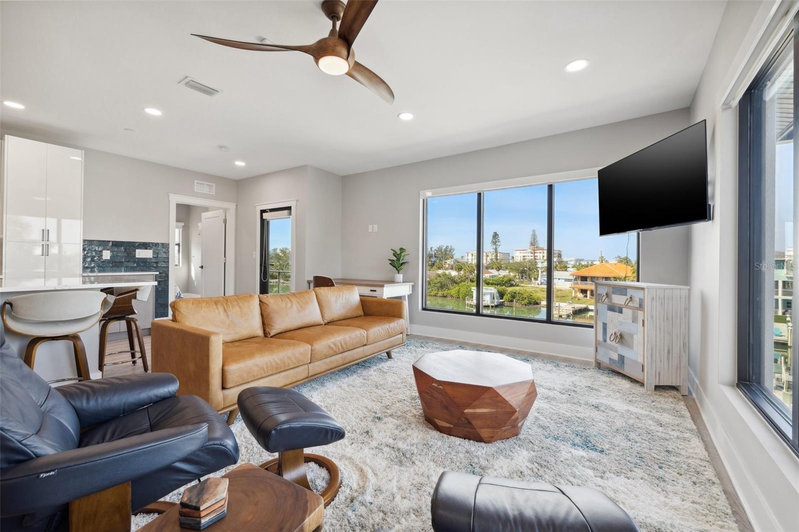 GRIFFITH CAPRI ISLE CONDO - Residential Income