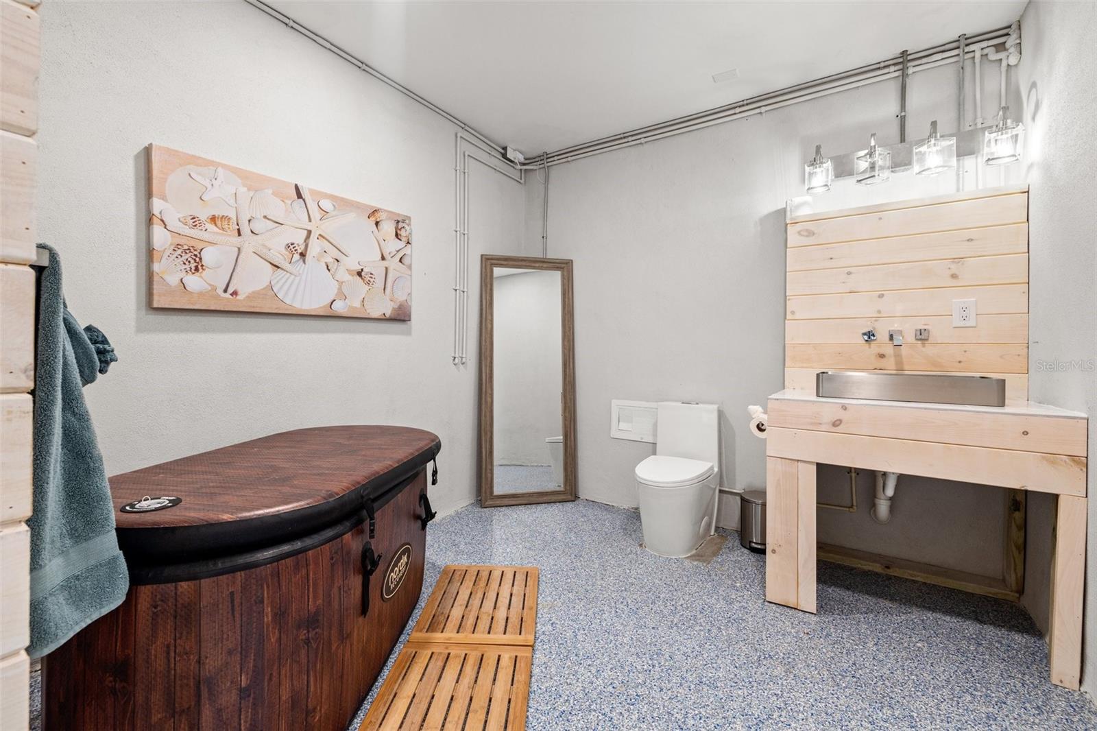 GRIFFITH CAPRI ISLE CONDO - Residential Income