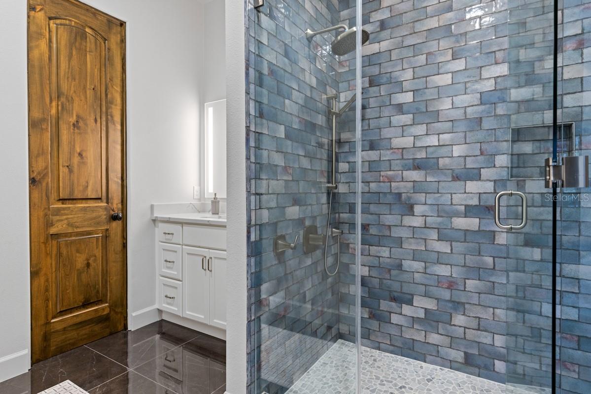 MILLIONAIRE'S ROW - Residential