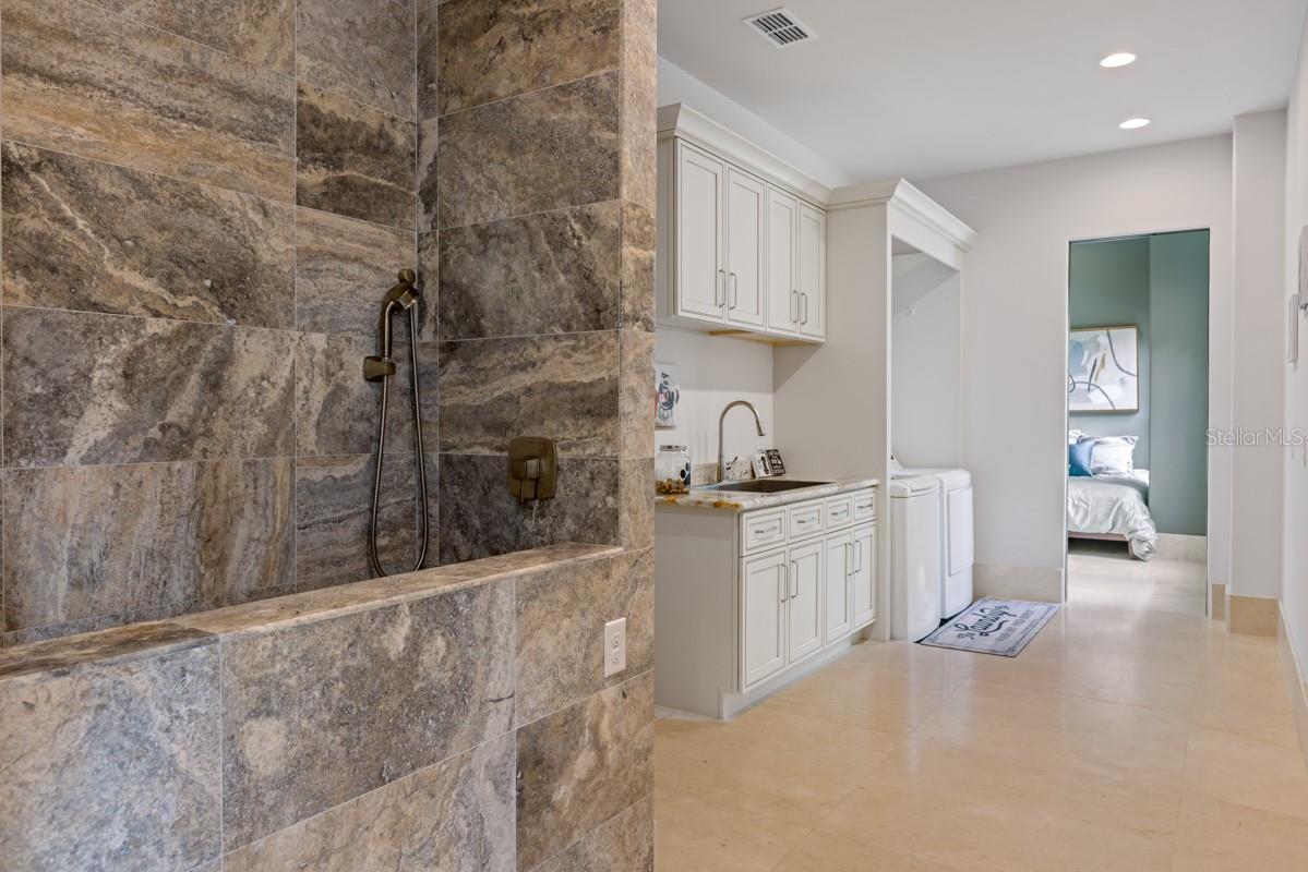 MILLIONAIRE'S ROW - Residential