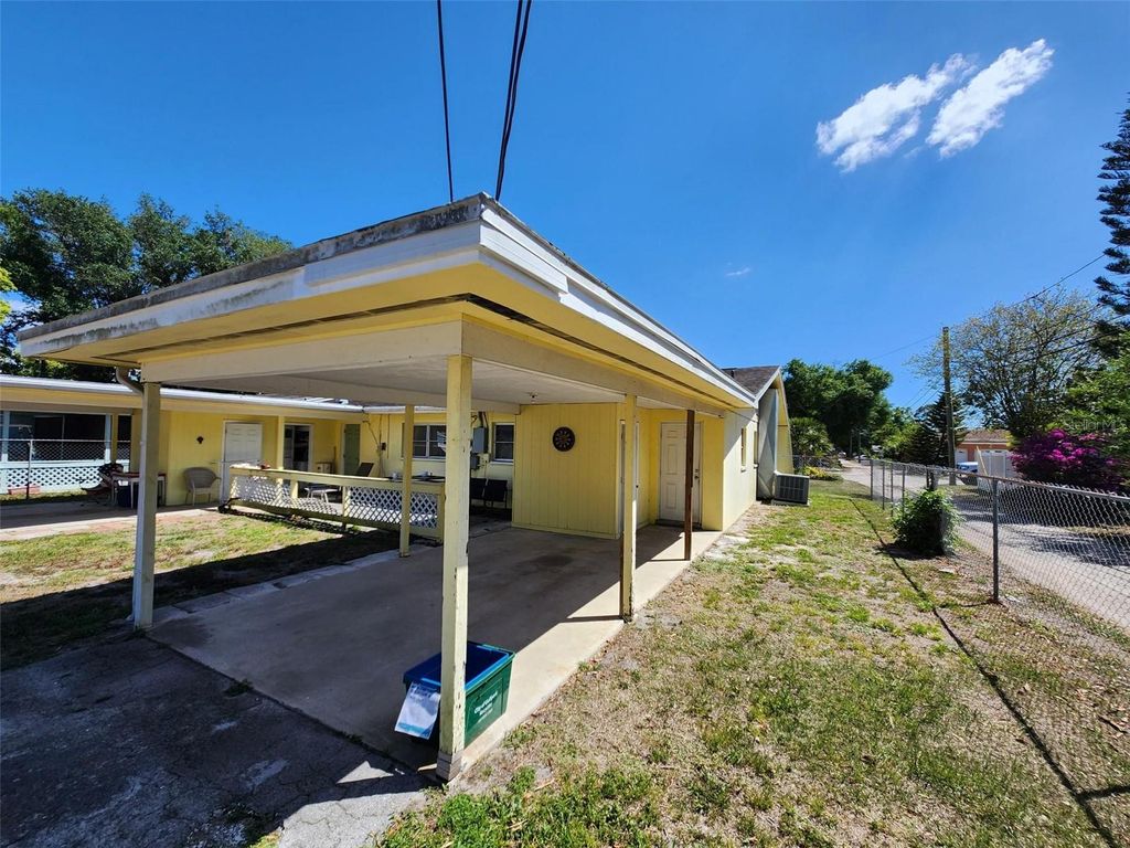 Photo of 5219 17th Avenue S #5219, Gulfport, FL 33707 (MLS # TB8494095)