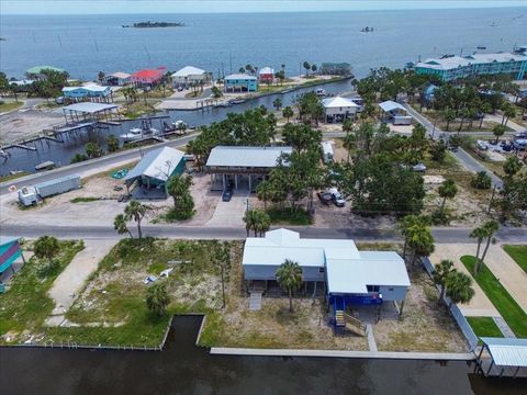 54 W 8TH AVENUE HORSESHOE BEACH FL 32648
