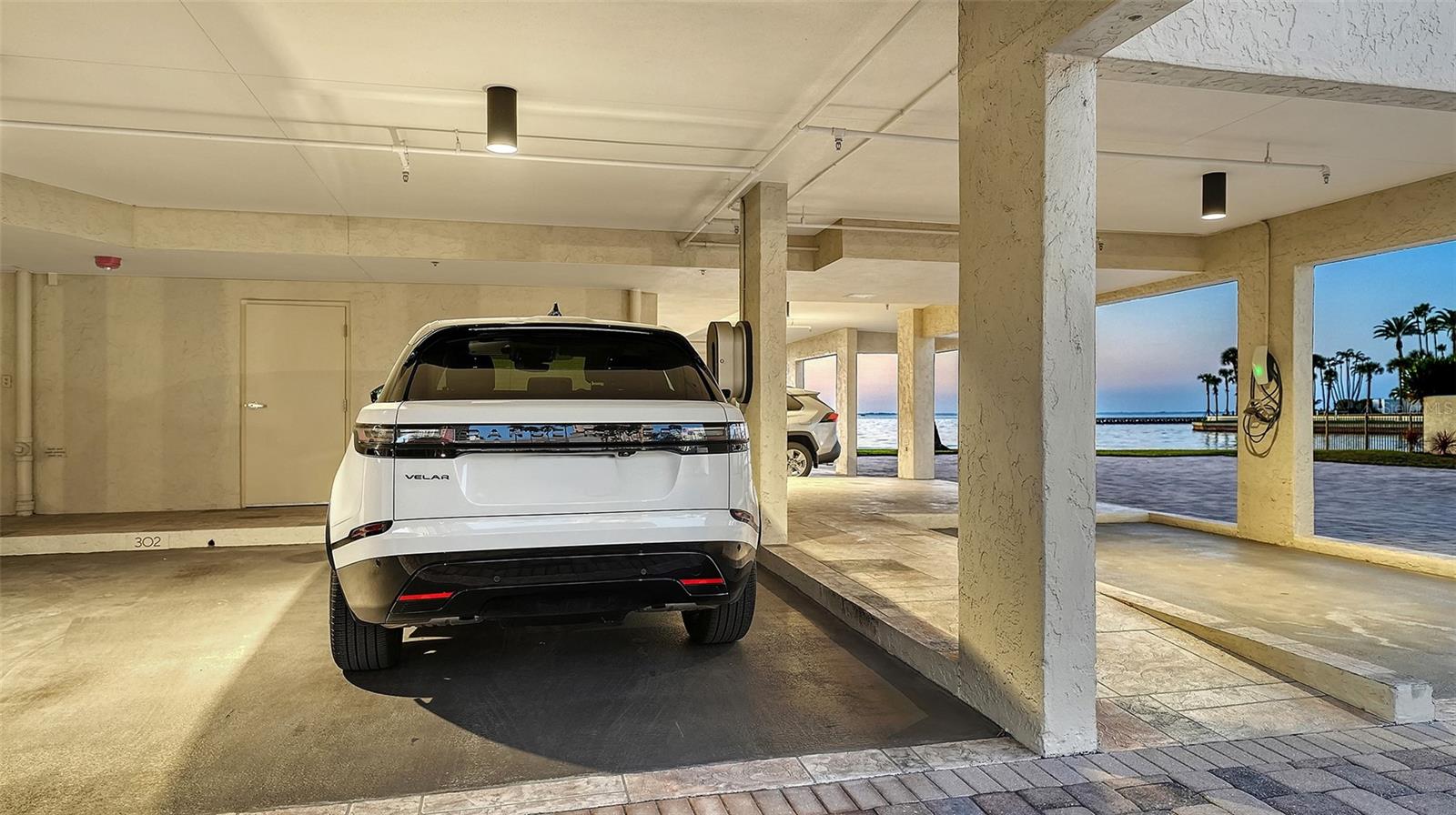 LAWRENCE POINTE I - Residential