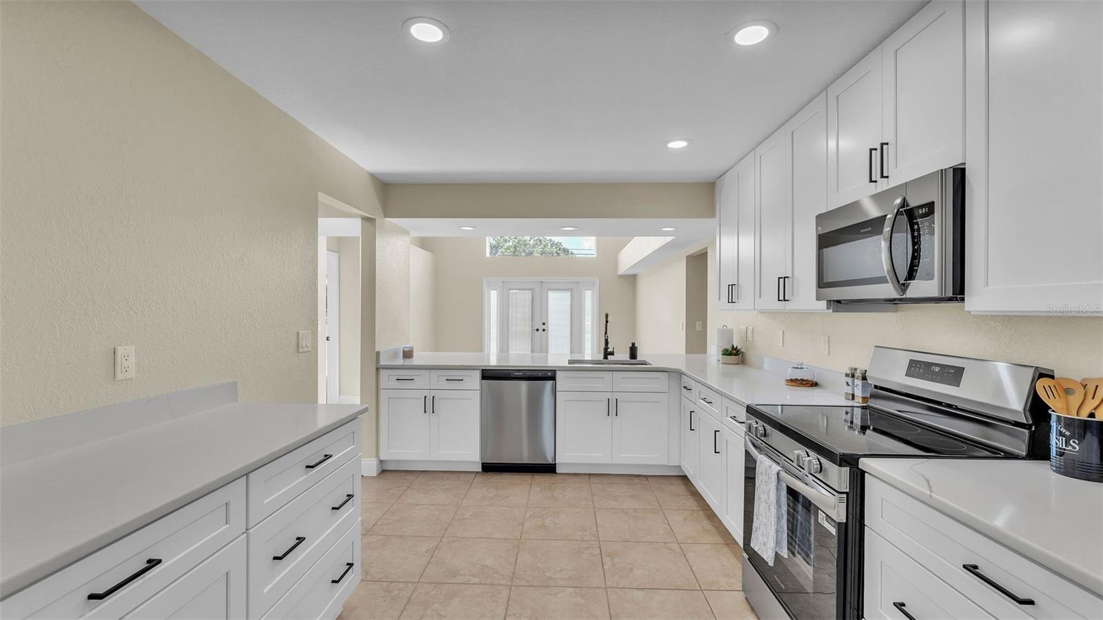 2255 COUPLES DR