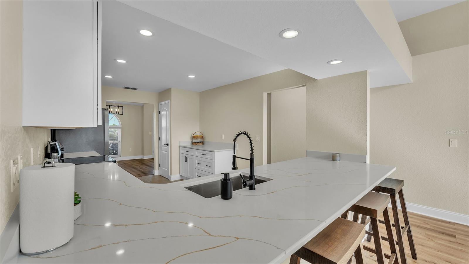 2255 COUPLES DR