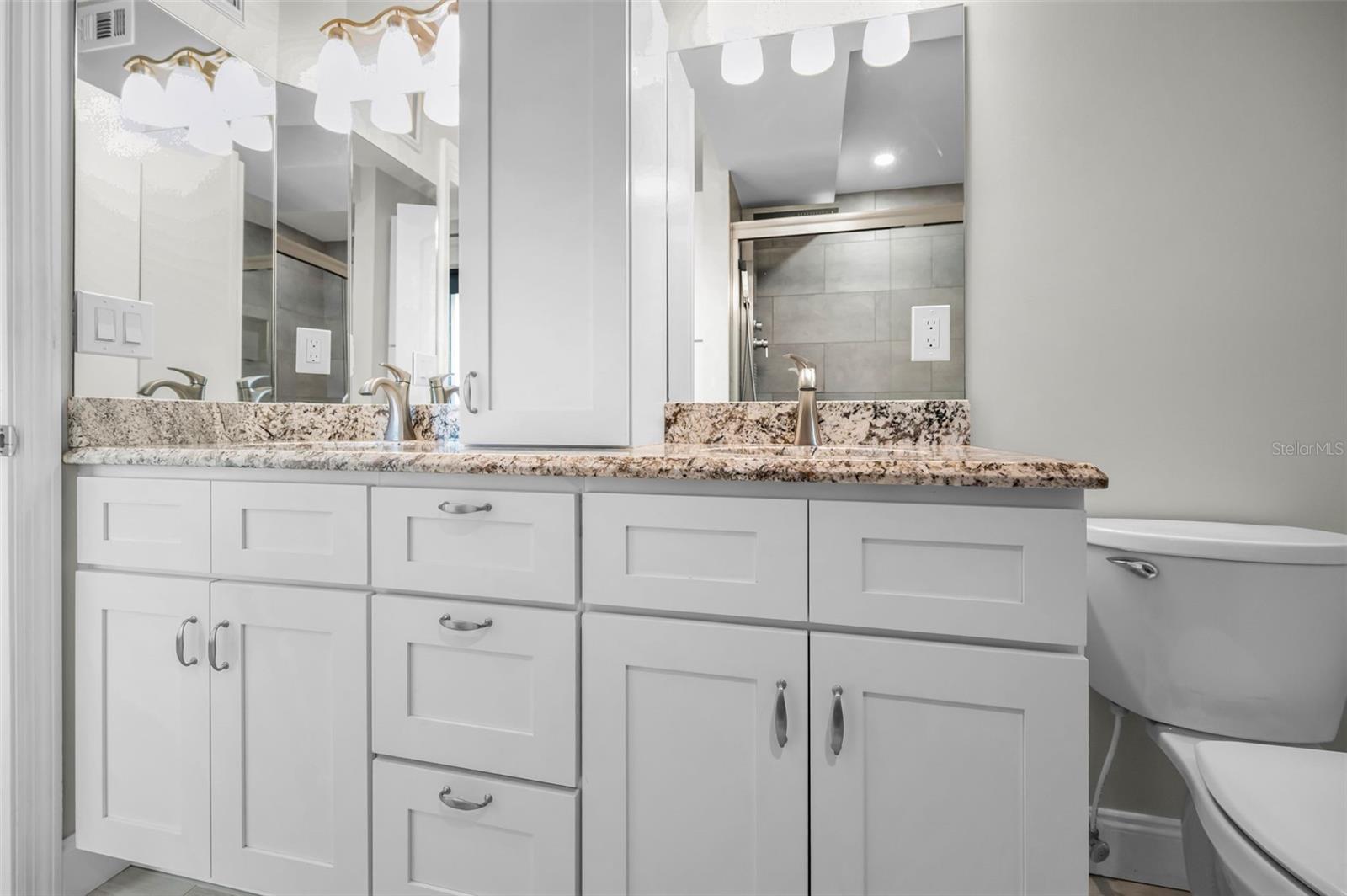 HARBOUR LIGHT TOWERS CONDO - Residential