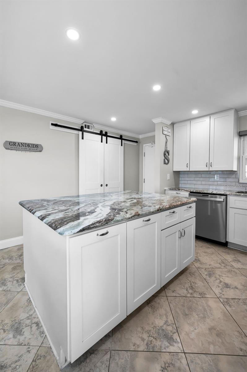 HARBOUR LIGHT TOWERS CONDO - Residential