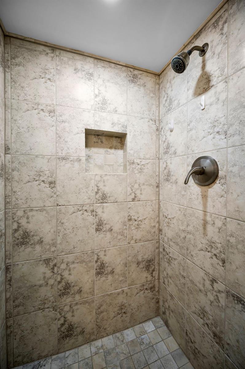 HARBOUR LIGHT TOWERS CONDO - Residential