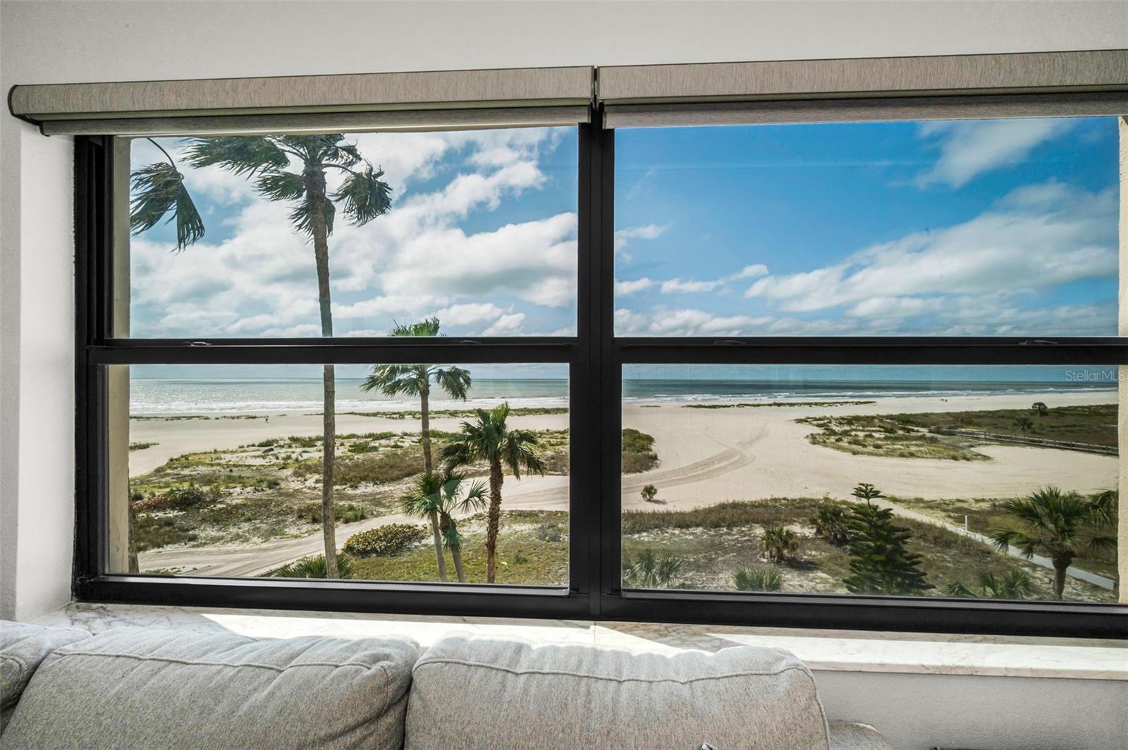 HARBOUR LIGHT TOWERS CONDO - Residential