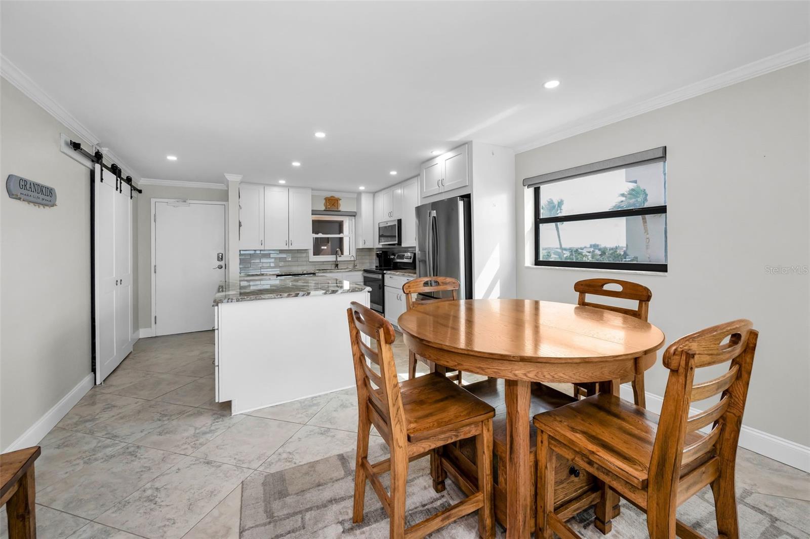 HARBOUR LIGHT TOWERS CONDO - Residential