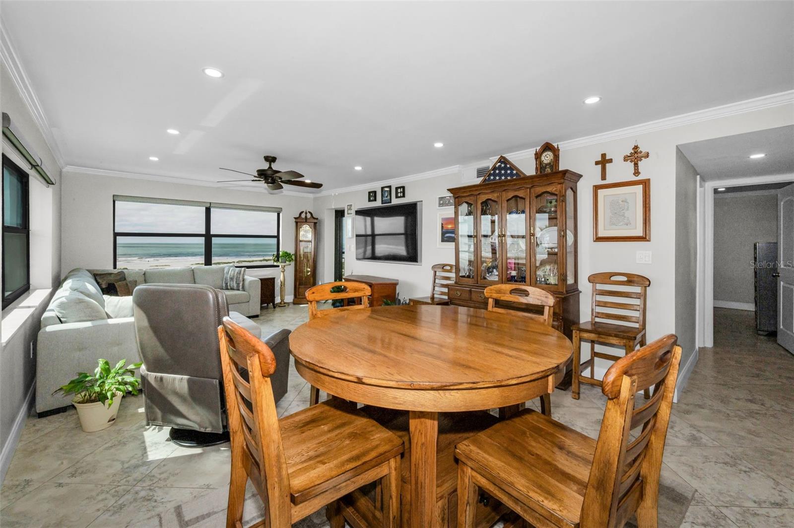 HARBOUR LIGHT TOWERS CONDO - Residential