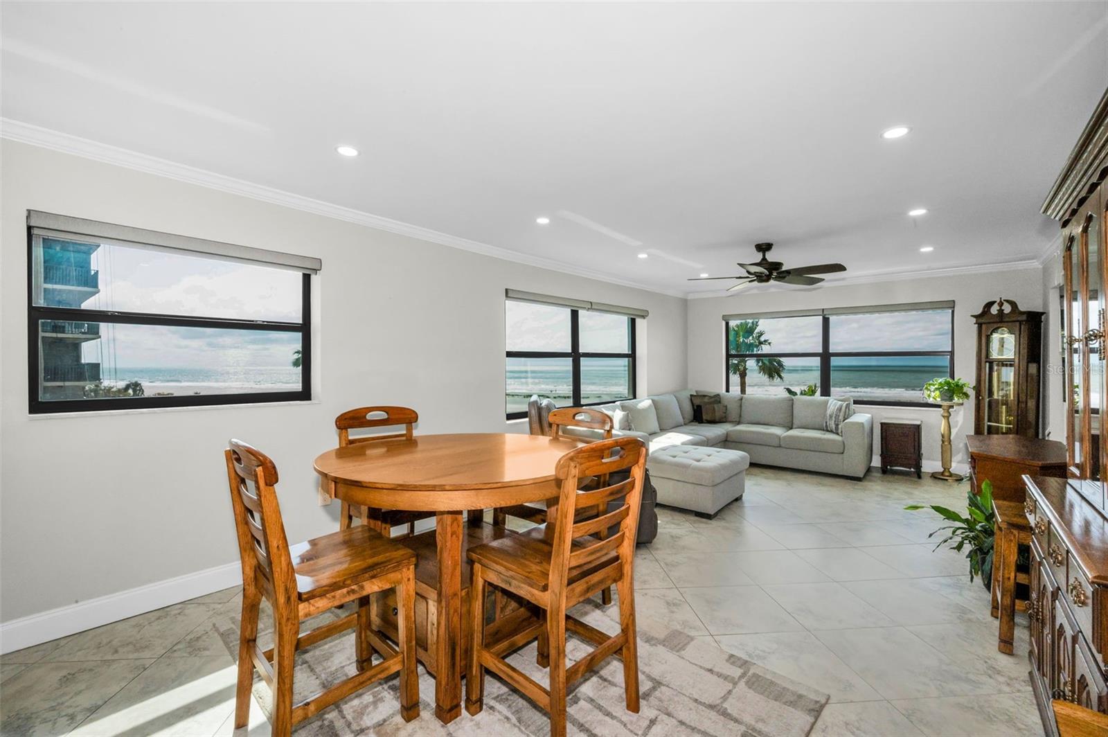 HARBOUR LIGHT TOWERS CONDO - Residential